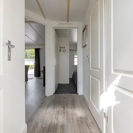 16, Geniet De Rust, & Gratis Parkeren! 木屋 *