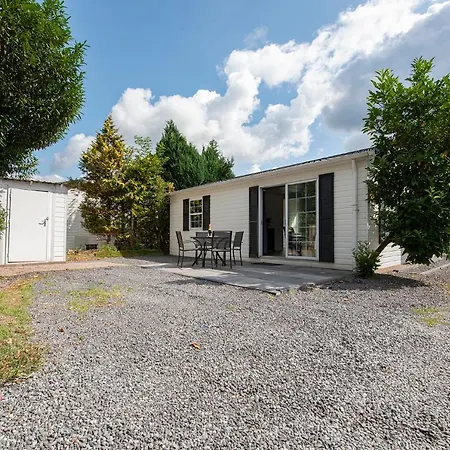 16, Geniet De Rust, & Gratis Parkeren! *