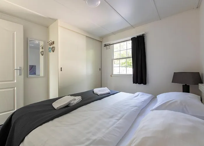 16, Geniet De Rust, & Gratis Parkeren! 奥斯特韦克