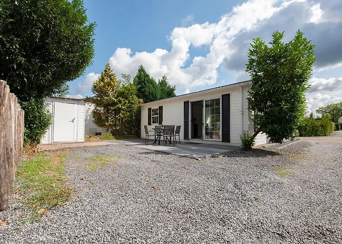 16, Geniet De Rust, & Gratis Parkeren! *