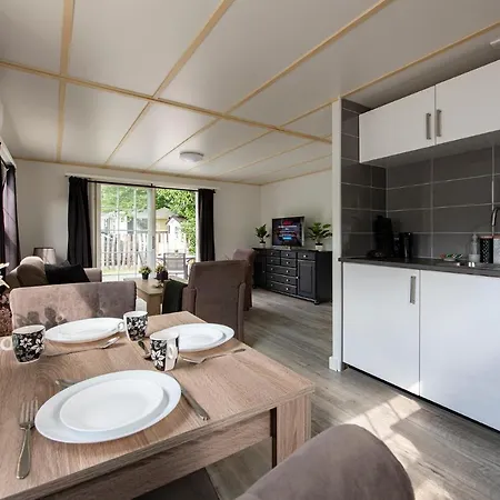 16, Geniet De Rust, & Gratis Parkeren! * أويسترفايك