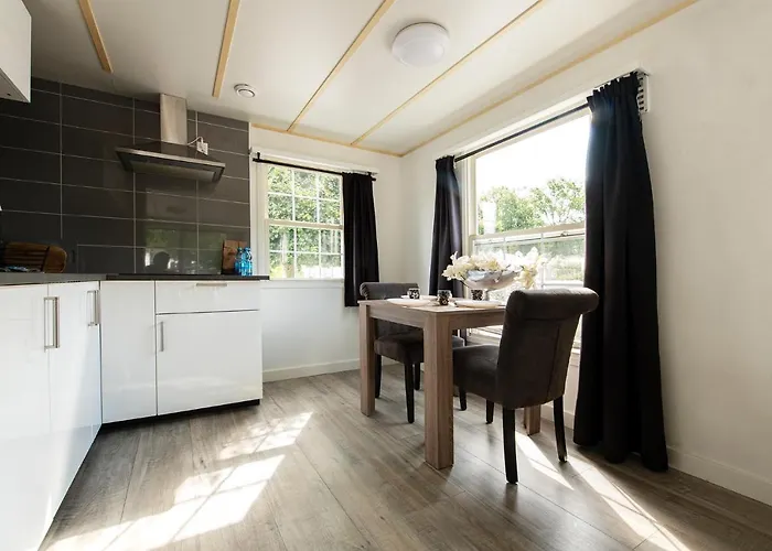 Σαλέ 16, Geniet De Rust, & Gratis Parkeren!